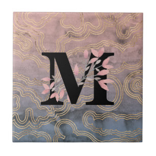 M Monogram met roze Floral Sprays op Waves Bckgran Tegeltje
