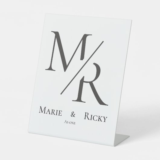 M & R | Our Initials Monogram Reclamebord Met Voetstuk (Voorkant)