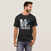 M staat voor Mosasaurus T-shirt (Voorkant volledig)