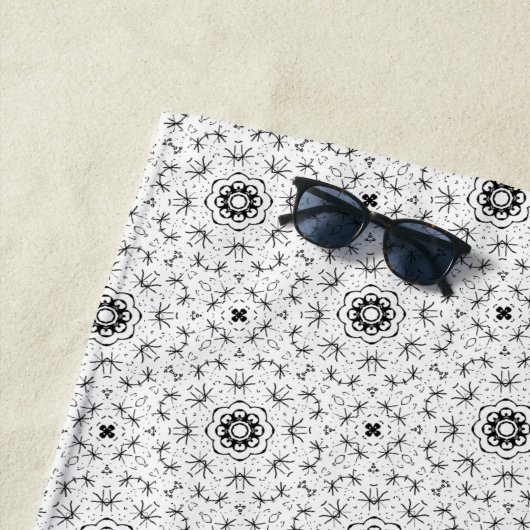 Maacah001 B&W abstracte doodle Strandlaken (In situ)