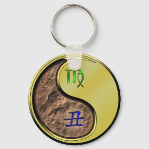 Maagd en metalen os sleutelhanger