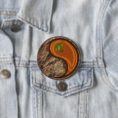 Maagd & Houten Draak Ronde Button 7,6 Cm (In situ)