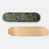 Maagd-sterrenbeeld op olijfgroene digitale camoufl skateboard (Horizontaal)