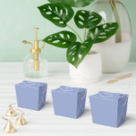 Maagdenpalm Bedankdoosjes<br><div class="desc">Een dromerige periwinkle-verzameling van feestdecoraties, accessoires en cadeaus, waarbij zachte blauwe en lavendertinten worden gecombineerd om een elegante, serene esthetiek te creëren. Perfect voor babyshowerfeesten, trouwaccenten, lentevieringen en moderne minimalistische evenementen. Elk item is zorgvuldig afgestemd op periwinkle-tinten — van linten en favorietendozen tot servetten en stoffen artikelen — en biedt...</div>
