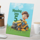 Maaien in Lawn Mower Verjaardagsfeest Reclamebord Met Voetstuk (Insitu)