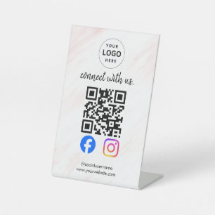 maak contact met ons instagram facebook sociale me reclamebord met voetstuk