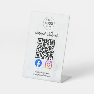 maak contact met ons instagram facebook sociale me reclamebord met voetstuk