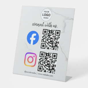 maak contact met ons instagram facebook sociale me reclamebord met voetstuk