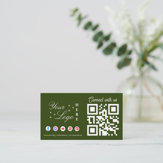 Maak contact met ons via social media green QR Cod Visitekaartje (Staand voorkant)
