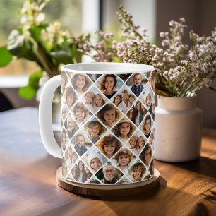 Maak een aangepaste fotocollage met 12 foto's koffiemok