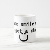 Maak een glimlach wanneer je een kans krijgt om te koffiemok (Center)