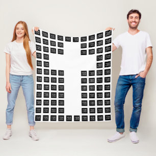 Maak een kruispatroon met elk logo of elke afbeeld fleece deken