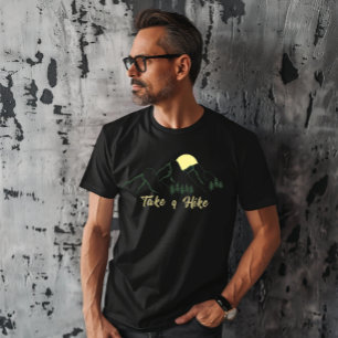 Maak een wandeling outdoor wandelen logo pijnbomen t-shirt