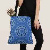 Maak Je Eigen Blauwe Spijkerbloem Patroon Tote Bag (Dichtbij)