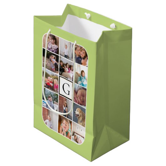Maak je eigen fotocollage, monogram lichtgroen medium cadeauzakje (Voorkant Gekanteld)