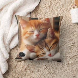 Maak je eigen kat of hond met monogram foto kussen