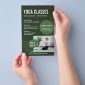 Maak je eigen yogalerares studioklassen flyer (Hand)