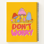 Maak je geen zorgen - Kleurrijke Kawaii-paddenstoe Notitieboek (Achterkant)