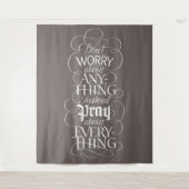 Maak je nergens druk over - Christelijke kalligraf Wandkleed (Voorkant)