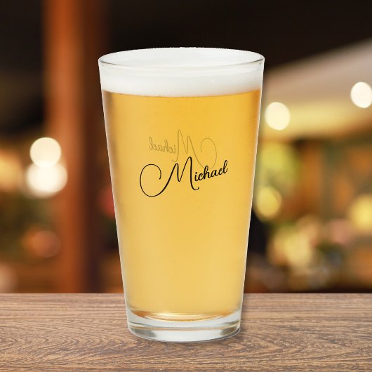 Maak moderne typografie gemerkte bierglas glas