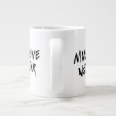 Maak van liefde geen oorlog grote koffiekop (Achterkant)