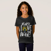 Maak van liefde geen oorlog Oekraïne T-shirt (Voorkant volledig)