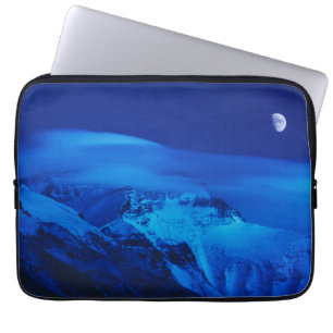 Maan boven Mt. Everest Tibet, China Laptop Sleeve