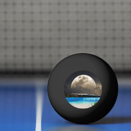 Maan en strand pingpongbal
