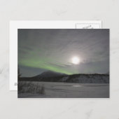 Maan stijgt over gordijn van groene aurora boreali briefkaart (Voorkant / Achterkant)