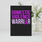 Maand voor bewustmaking van huiselijk geweld bij a RSVP kaartje (Staand voorkant)