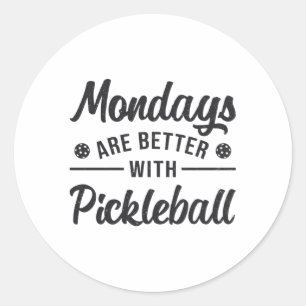 Maandagen zijn beter met Pickleball Player Gift Ronde Sticker