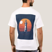 Maanlicht Vuurtoren Sereniteit. T-shirt (Achterkant)