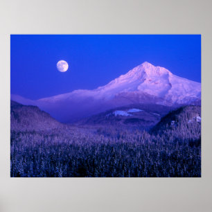 Maanopkomst boven Mt. Hood Oregon in de winter Poster