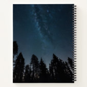 Maanverlichte bospad met vuurvliegjes notitieboek (Achterkant)