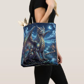 Maanverlichte Hemelse Draken en Kasteel Tote Bag (Dichtbij)