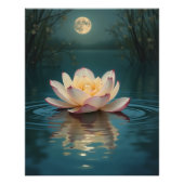 Maanverlichte Lotus Bloem op Water - Rustige Nacht Perfect Poster (Voorkant)