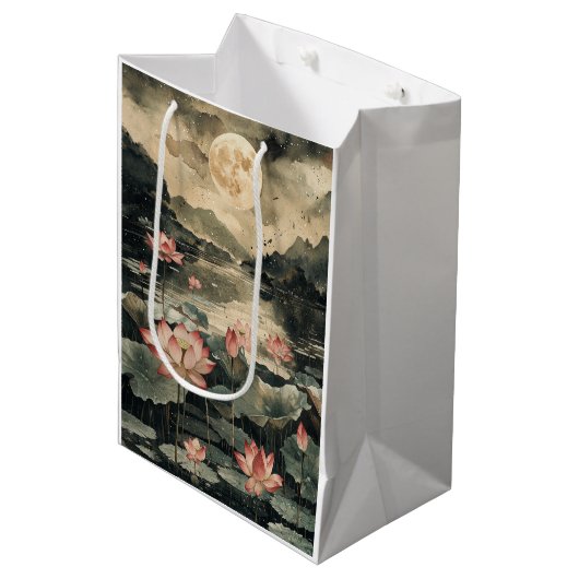 Maanverlichte Lotusmeer (1) Medium Cadeauzakje (Voorkant Gekanteld)