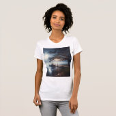 Maanverlichte nacht van de boot op het meer t-shirt (Voorkant volledig)