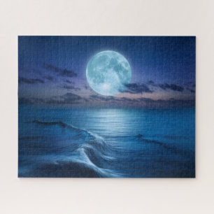 Maanverlichte oceaan golven met volle maan legpuzzel