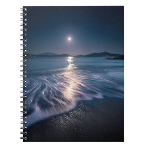 Maanverlichte Ocean Waves Night Notitieboek