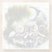 Maanverlichte sereniteit een sluimerende wolf glazen onderzetter (Achterkant)