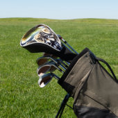 Maanverlichte sereniteit een sluimerende wolf golfheadcover (Insitu)