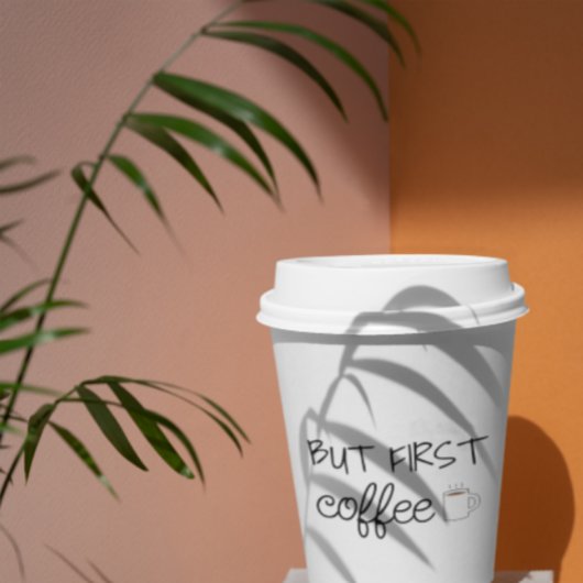 Maar eerst, koffie papieren bekers