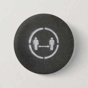 Maatschappelijk afstands-teken ronde button 5,7 cm