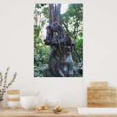 Macaques op een Bull...Statue Poster (Keuken)