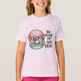 Macaron in een donkere bril - Natasha Us T-shirt