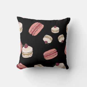 Macaron versierd met frambozen kussen