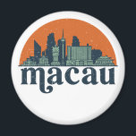 Macau China  City Skyline Cityscape Art Magneet<br><div class="desc">en retro-stadsplan met prachtige skyline, toeristische attractie en cityscape art. Koelwolkenkrabber en bouwartikelen voor silhouette-illustratie voor toeristen en reizigers. Perfect als souvenir om terug naar huis te brengen wanneer je over de hele wereld reist. Bespaar de herinnering aan uw reis en vakantie met familie en vrienden. De achtergrondkleur kan aan...</div>