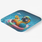 Macaw in een zwembad papieren bordje (Gebogen)