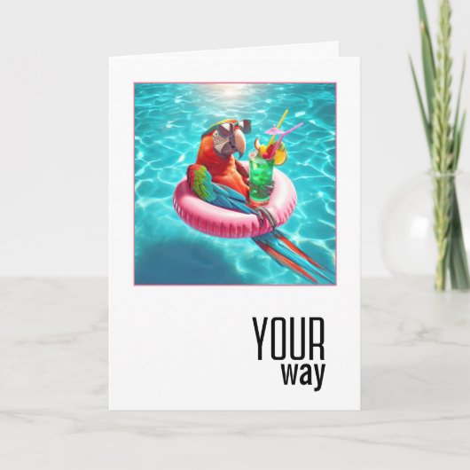Macaw Parrot met een cocktail drijvend in een zwem Kaart (Voorkant)